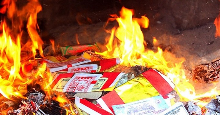 Cách chuẩn bị mâm cơm và văn khấn hóa vàng đầy đủ nhất, gia chủ không nên bỏ qua