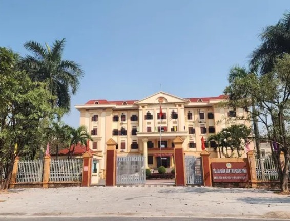 Cho thôi việc nữ cán bộ TAND đi Mỹ du lịch không quay về đúng thời hạn