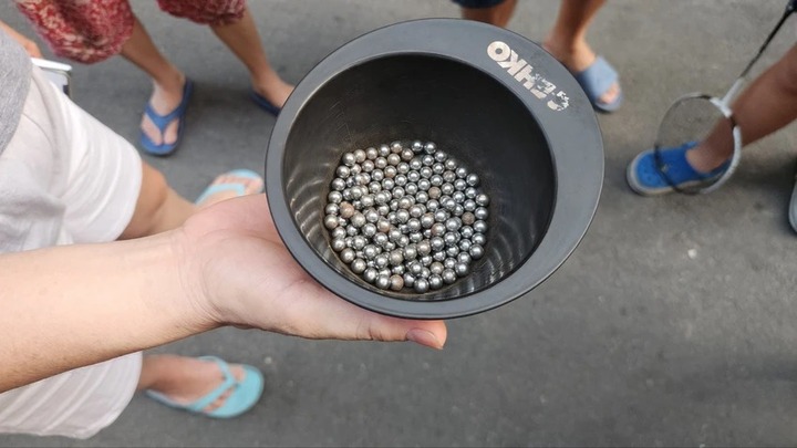 Điều tra vụ gần 20 nhà dân ở TP.HCM bị trúng bi sắt