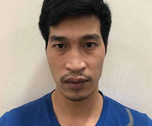 Khởi tố đối tượng vào Bệnh viện Bạch Mai tìm chỗ ngủ, tiện thể giở trò “hai ngón”