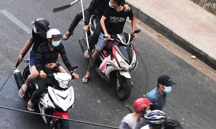 Nghi bị nói xấu, nam thanh niên rủ bạn chặn đánh đồng nghiệp