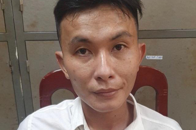 Hà Nội: Thanh niên cầm dao đi cướp cửa hàng quần áo rồi mang về tặng bạn gái