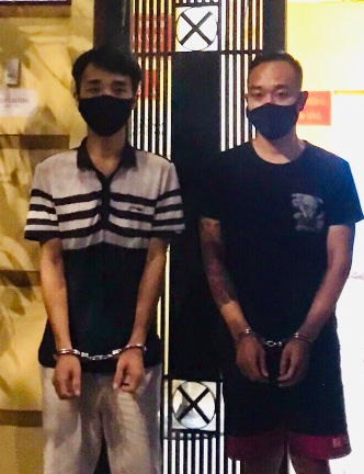 Hà Nội: Tạm giữ hai thanh niên chở trẻ nhỏ thông chốt, đâm gãy xương công an