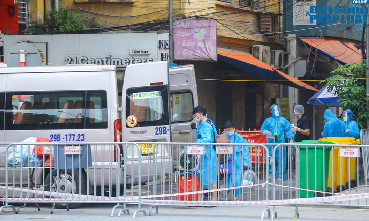 Trẻ nhỏ, người già tại