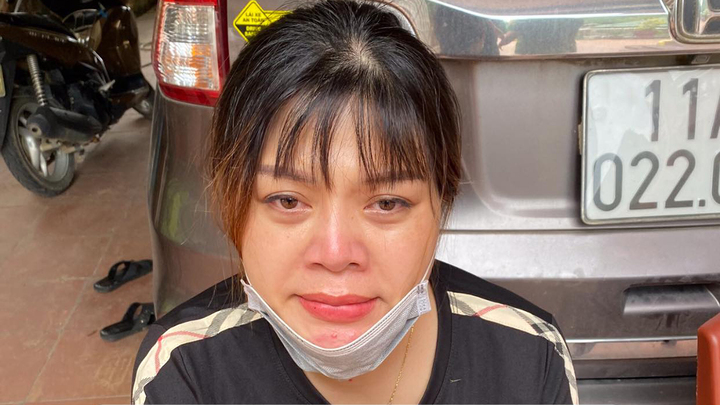 Bắt người phụ nữ vận chuyển 2 bánh heroine để lấy 20 triệu đồng