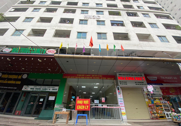 Hà Nội: Bảo vệ quán cà phê mắc COVID-19, phong tỏa thêm 1 tòa chung cư HH Linh Đàm