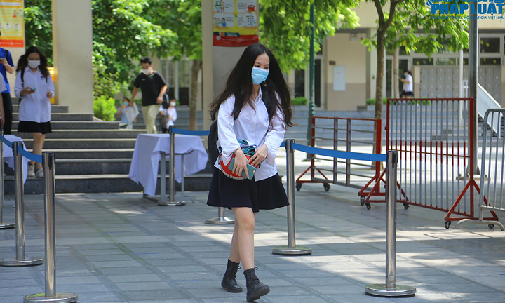 Hà Nội hoả tốc thay đổi kế hoạch, chỉ học sinh khối 12 đi học lại ngày 6/12