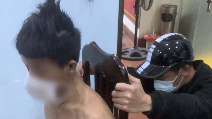 Hà Nội: Khống chế nam thanh niên gây rối, dùng gạch đá náo loạn giữa đêm