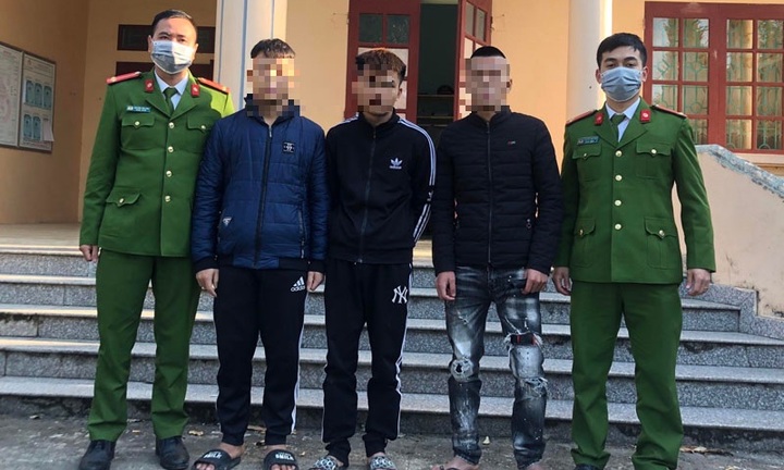 Hẹn nhau ra sân bóng giải quyết mâu thuẫn, bị đối thủ đâm trọng thương