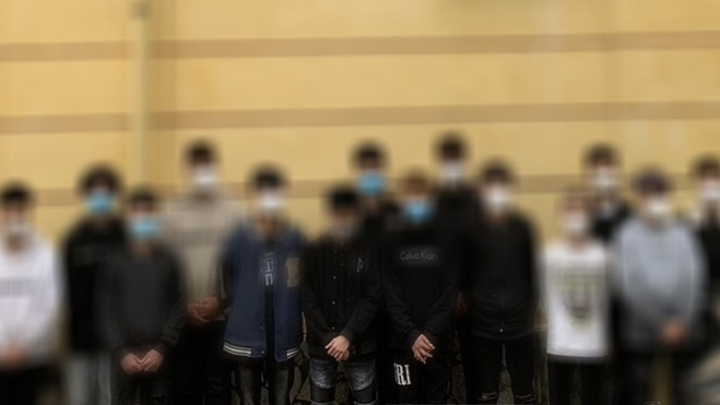 Ngăn chặn nhóm học sinh cầm hung khí chuẩn bị “hỗn chiến” tại sân vận động