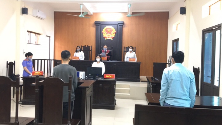 Cướp giật tài sản, cựu sinh viên Học viện Tòa án lĩnh án tù