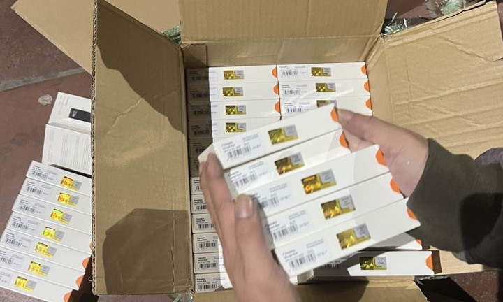 Hà Nội: Phát hiện lô hàng gần 9.000 sản phẩm thuốc lá điện tử không rõ nguồn gốc