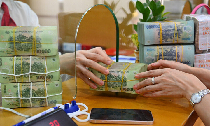 Báo lãi “khủng” nghìn tỷ, nợ xấu của loạt ngân hàng VCB, SHB, BIDV... tăng mạnh