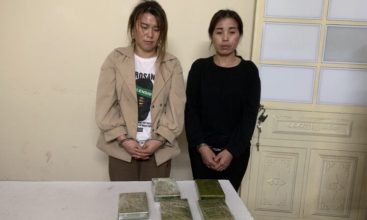 Sơn La: Bắt quả tang 2 
