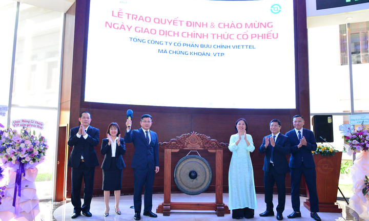 Cổ phiếu của Viettel Post chính thức niêm yết lên sàn HoSE