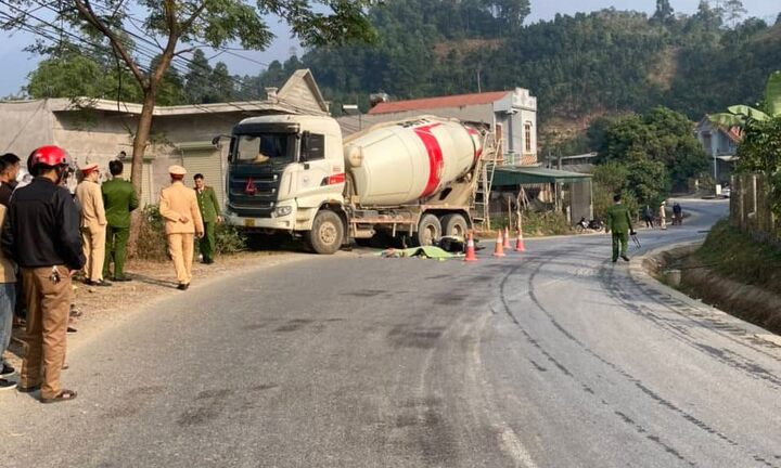 Yên Bái: Xe máy va chạm với xe bồn chở xi măng, người đàn ông tử vong thương tâm