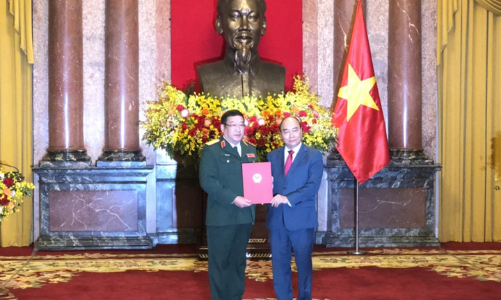 Chủ tịch nước trao Quyết định thăng quân hàm Thượng tướng cho Thứ trưởng Phạm Hoài Nam
