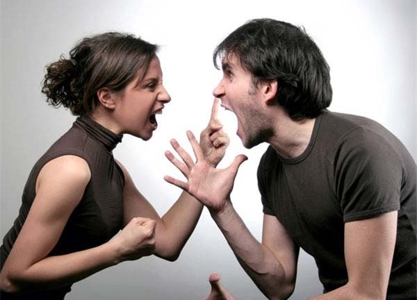 Vợ chồng giận nhau đến mấy cũng phải tuyệt đối tránh những điều này