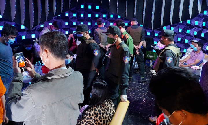 Phát hiện 20 thanh niên