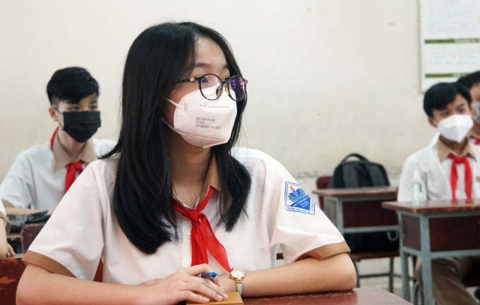 TP.HCM: Hết 2 tuần thí điểm, học sinh lớp 9 và 12 tiếp tục tới trường sau ngày 25/12