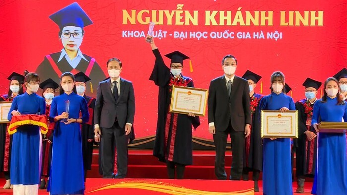 Nữ sinh 9x tốt nghiệp thủ khoa ngành Luật, được xét tuyển vào bộ Tư pháp