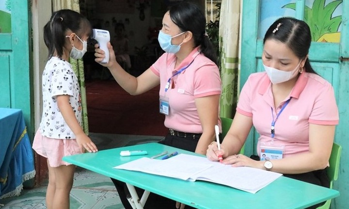 Ninh Bình: 300 ca mắc COVID-19 là học sinh và giáo viên, 42 trường ngừng dạy trực tiếp