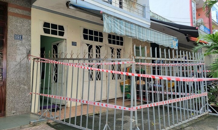 Đà Nẵng: Lãnh đạo yêu cầu dừng việc lấy rào sắt chặn nhà F1