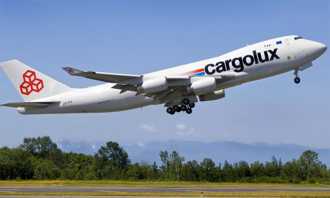 Người đàn ông sống sót sau 11 giờ bám càng máy bay từ Nam Phi tới Amsterdam