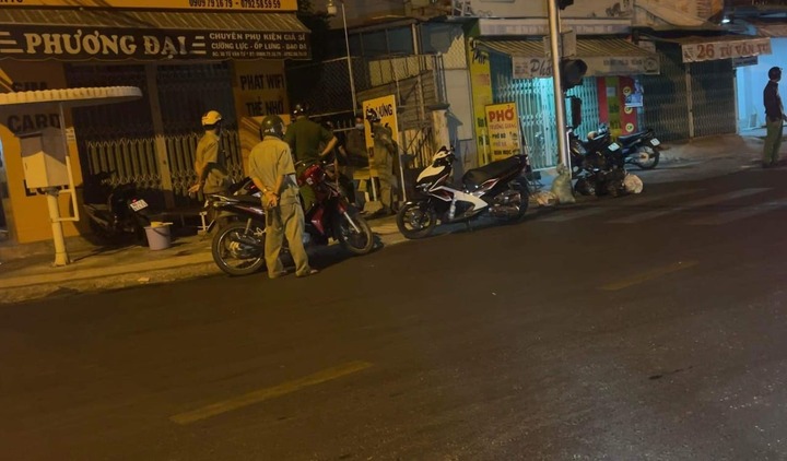 Bình Thuận: Truy tìm nhóm đối tượng chém 3 người đàn ông trên phố 