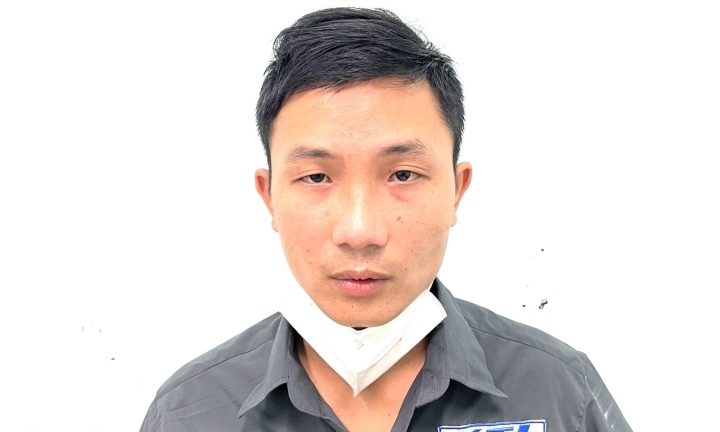 Khách massage vác tuýp sắt đuổi đánh chủ quán, đập phá tài sản