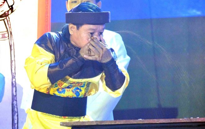 Kỷ lục gia Xuân Diệu dùng mắt phun sữa thành tia dài 2,6m qua đời