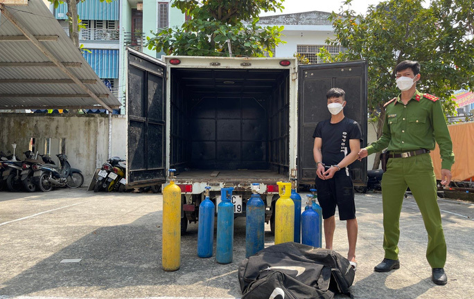 Bắt đối tượng ngang nhiên mở dịch vụ ship