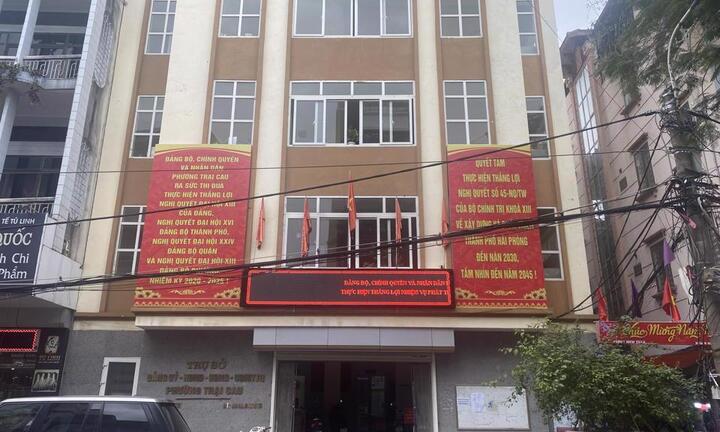 Trạm trưởng y tế đòi 1,5 triệu đồng mới cho F0 đi viện bị buộc thôi việc