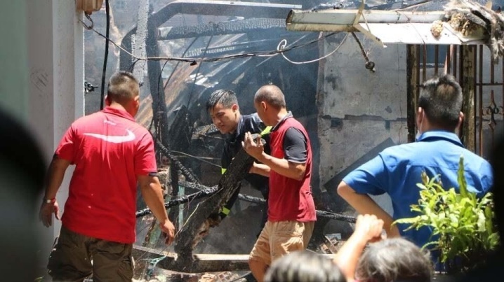 TP.HCM: Nghi mâu thuẫn tình cảm, nam thanh niên tẩm xăng đốt nhà bạn gái