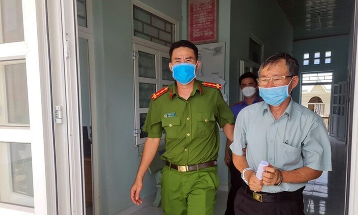 Vụ khách hàng bị chiếm đoạt hơn 21 tỷ đồng: Truy tố trưởng văn phòng công chứng