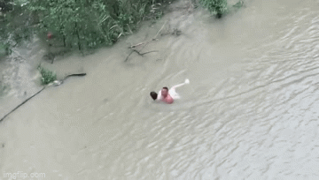 Cô gái câm điếc để lại thư tuyệt mệnh, nhảy cầu: Nghẹt thở giây phút giải cứu