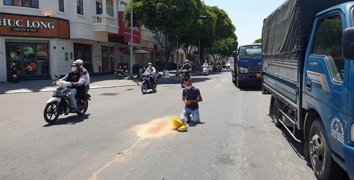 TP.HCM: Nghi án cô gái đuổi theo 2 tên cướp, tông trúng xe ba gác rồi tử vong