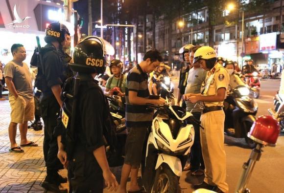 Công an TP.HCM khuyến cáo người dân cách đối phó khi gặp cướp trên phố