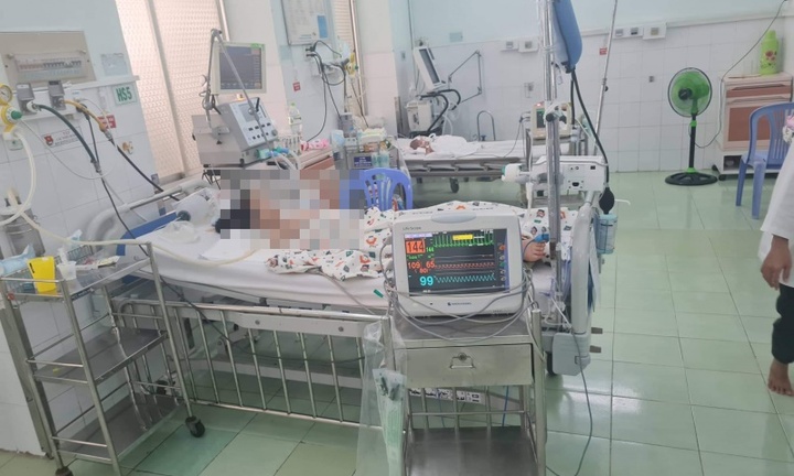Bé gái 10 tuổi bị hôn mê sâu gần 1 tháng, sau mổ viêm ruột thừa 