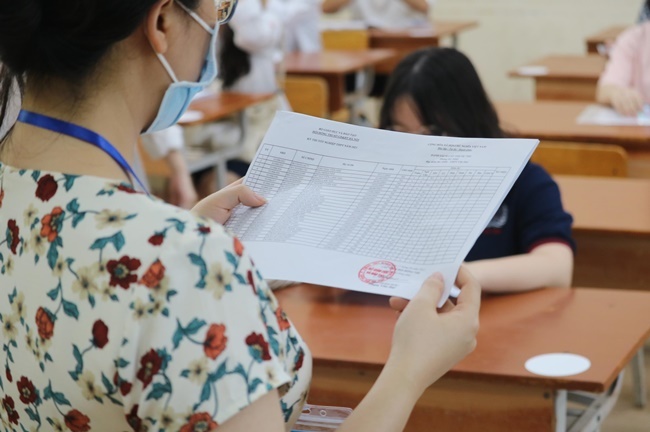 Kỳ thi vào lớp 10 ở Hà Nội: Loại máy tính nào được mang vào phòng thi?