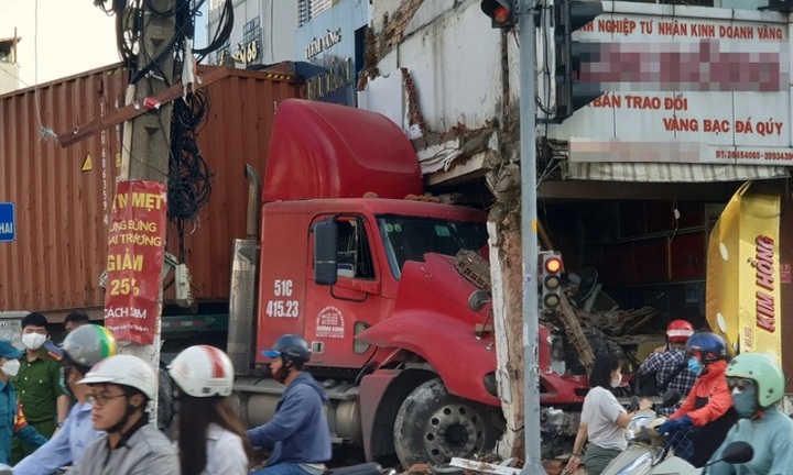 TP.HCM: Xe container 