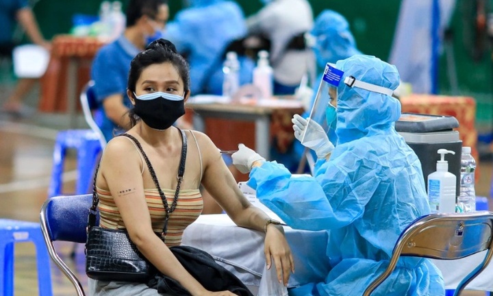 Tin thời sự mới nóng nhất 26/6: Người dân TP.HCM phải ký cam kết nếu không tiêm vaccine mũi 3, 4