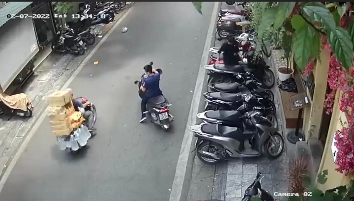 Bảo vệ quán cà phê trộm xe của khách: Làm giả giấy tờ tùy thân khi xin việc