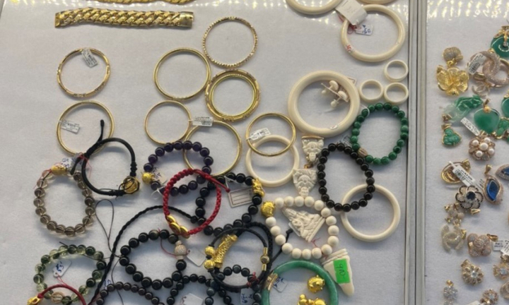 2 tiệm vàng kinh doanh sản phẩm nghi chế tác từ ngà voi ở Kiên Giang