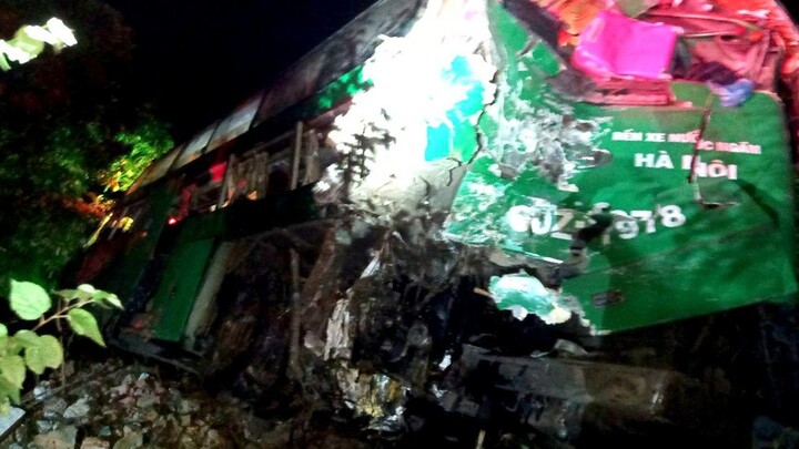 Vụ tai nạn làm 11 người thương vong ở Khánh Hòa: Xe khách, xe tải đều còn hạn đăng kiểm