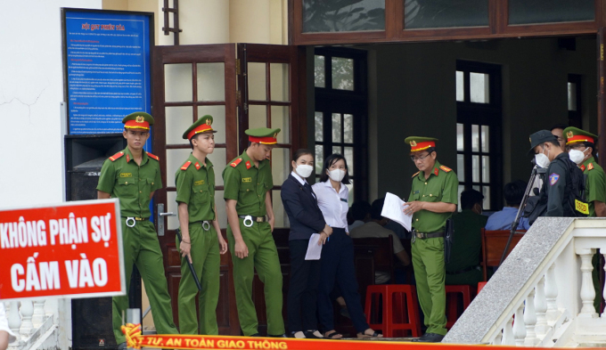 Phiên xử các bị cáo 