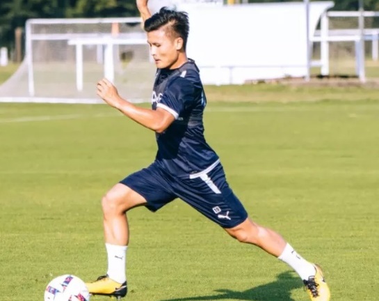 Quang Hải được Pau FC đăng ký trận mở màn Ligue 2