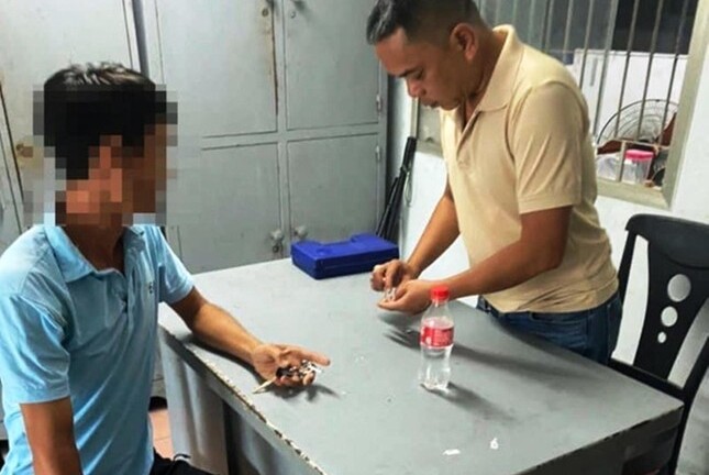 Vụ cầm súng AK cướp tiệm vàng ở Huế: Người dân giao nộp vàng nhặt được