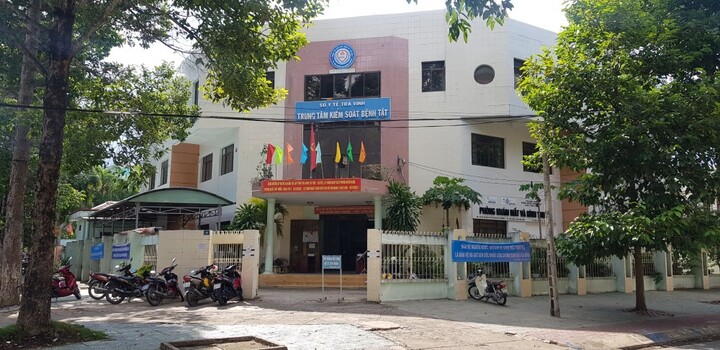 Kỷ luật cảnh cáo Giám đốc và Phó Giám đốc Sở Y tế Trà Vinh