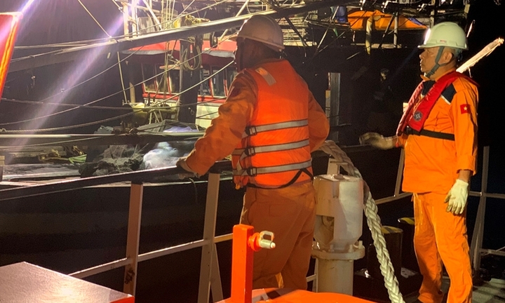 Tin thời sự mới nóng nhất 26/8: Cứu thành công 5 thuyền viên gặp nạn trên biển